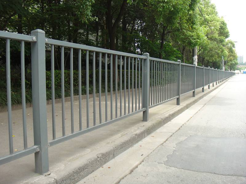 1-200415103616264 公路护栏