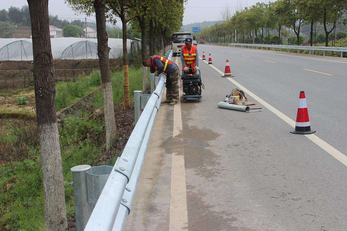 公路波形护栏平时应该怎么维护呢？